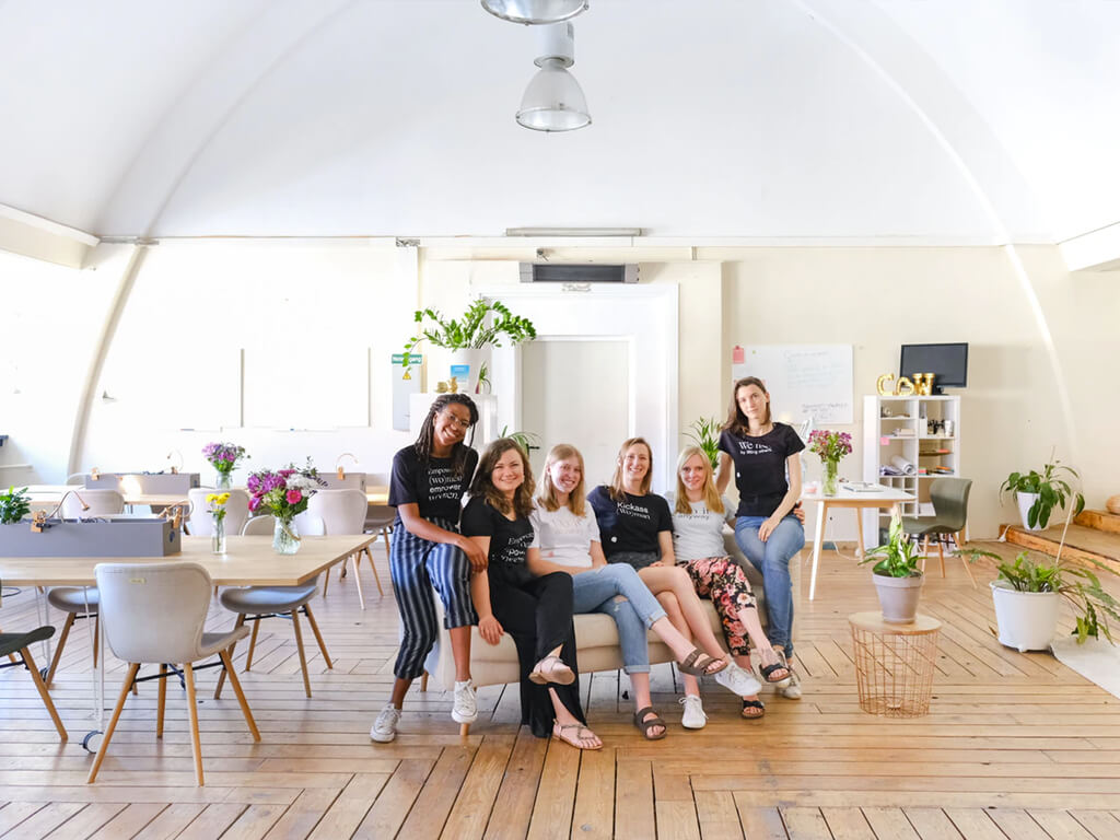 Команда Pro Academy GmbH помогает студентам осваивать программирование и веб-дизайн